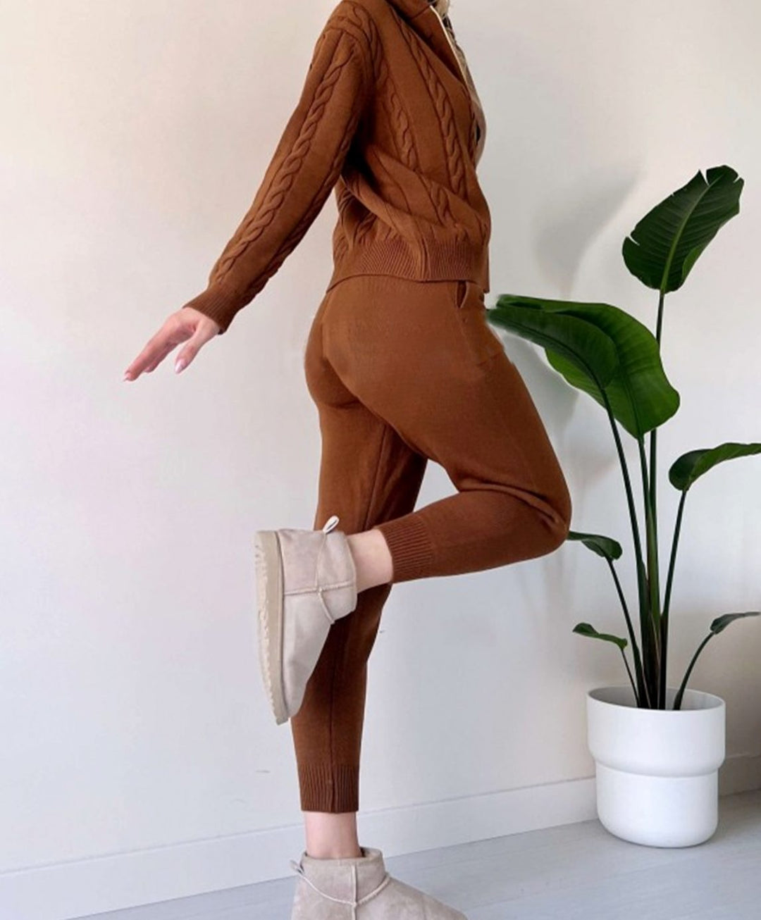 Women's Cable-Knit Hooded Zip Cardigan Jogger Two-Piece Set