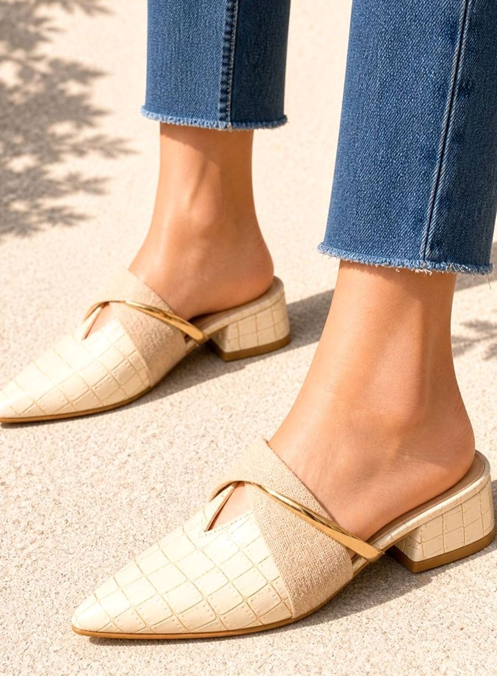 Women's Croc-Effect Pointed-Toe Low Block Heel Mule Slippers