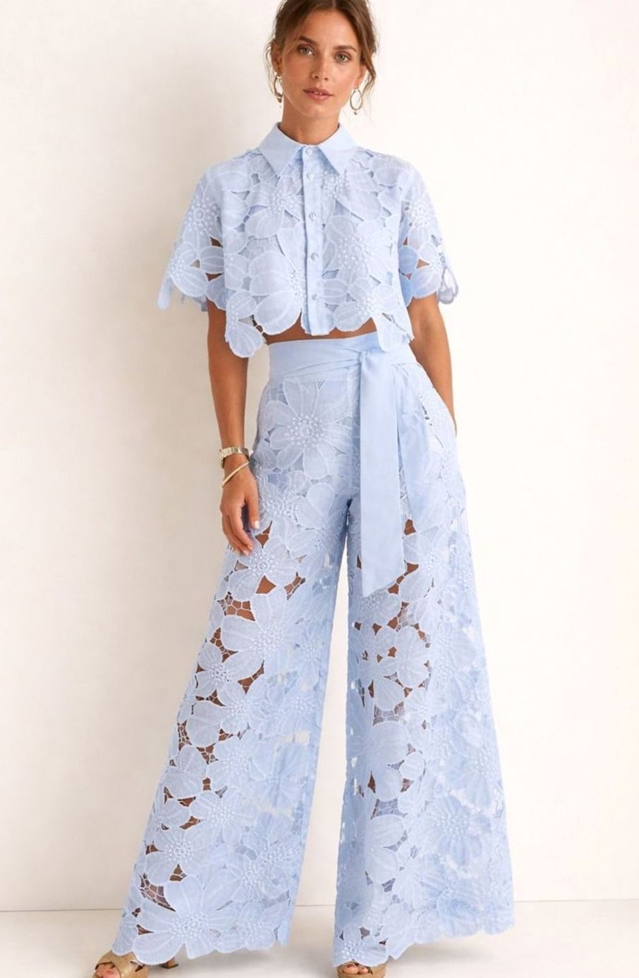 Women's Floral Lace Cropped Scalloped-Hem Shirt Collar Blouse