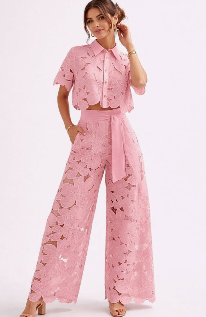 Women's Floral Lace Cropped Scalloped-Hem Shirt Collar Blouse