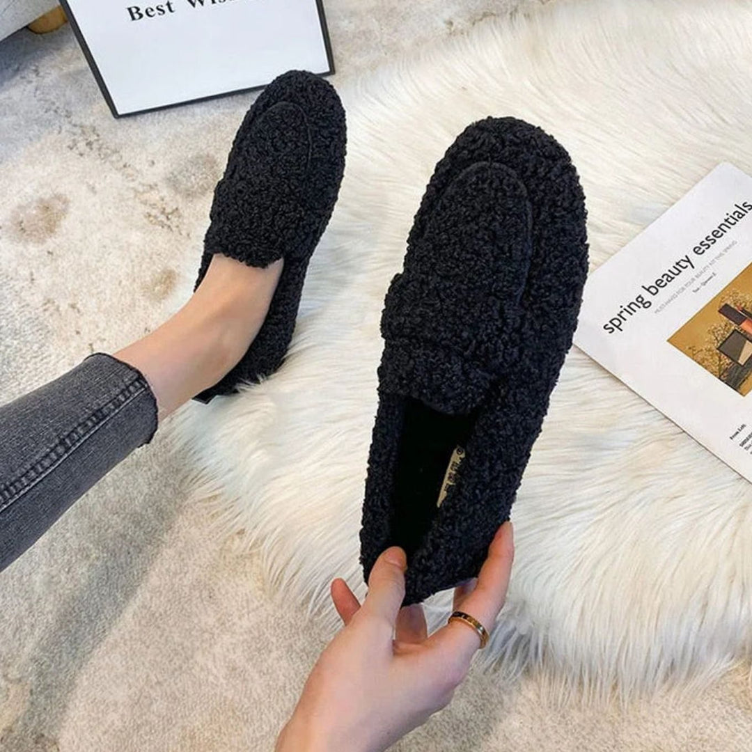 Women's Fluffy Faux Fur Slip-On Loafers - Black