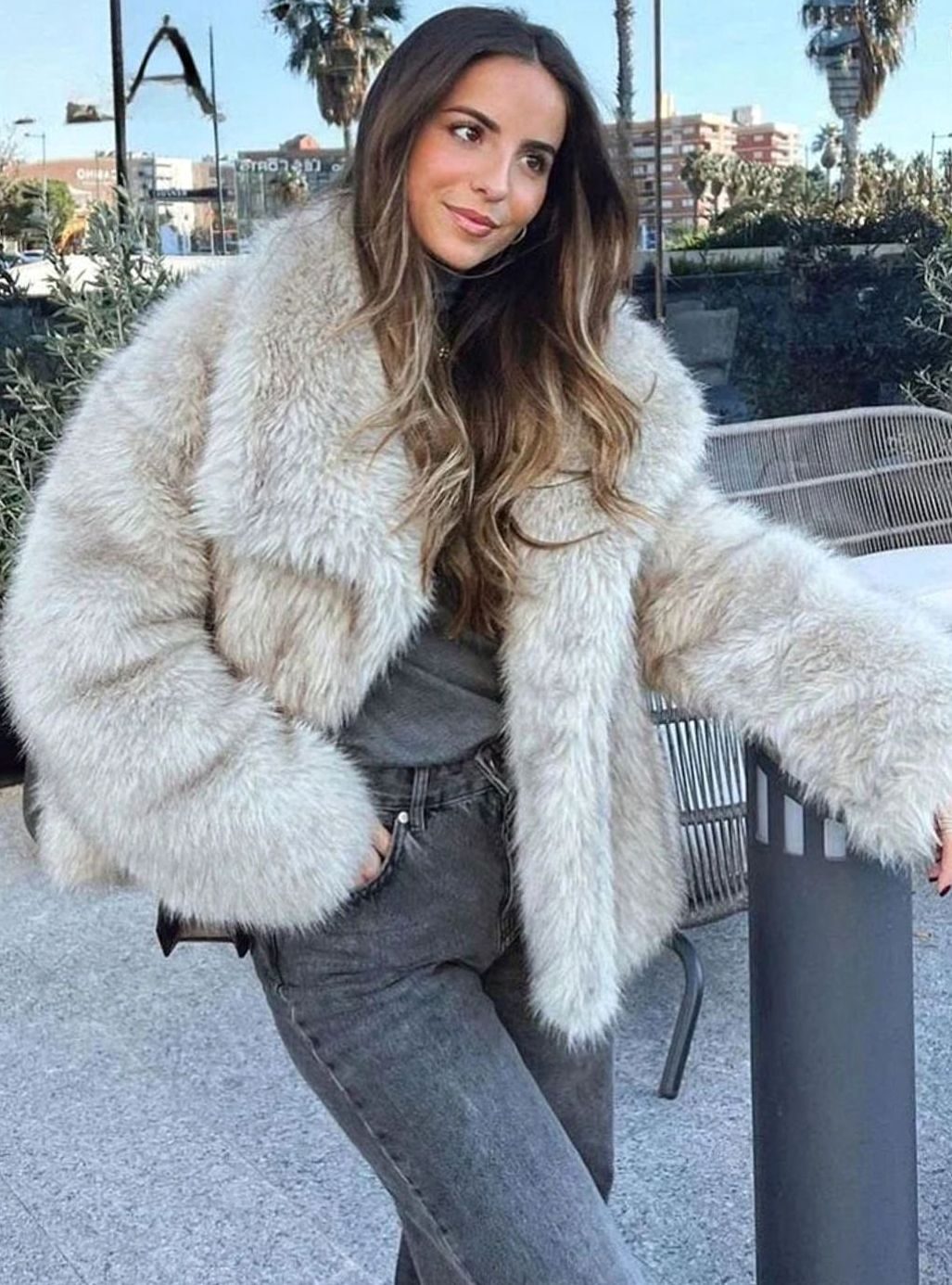 Women's Oversized Faux Fur Coat Ladies Winter Jacket