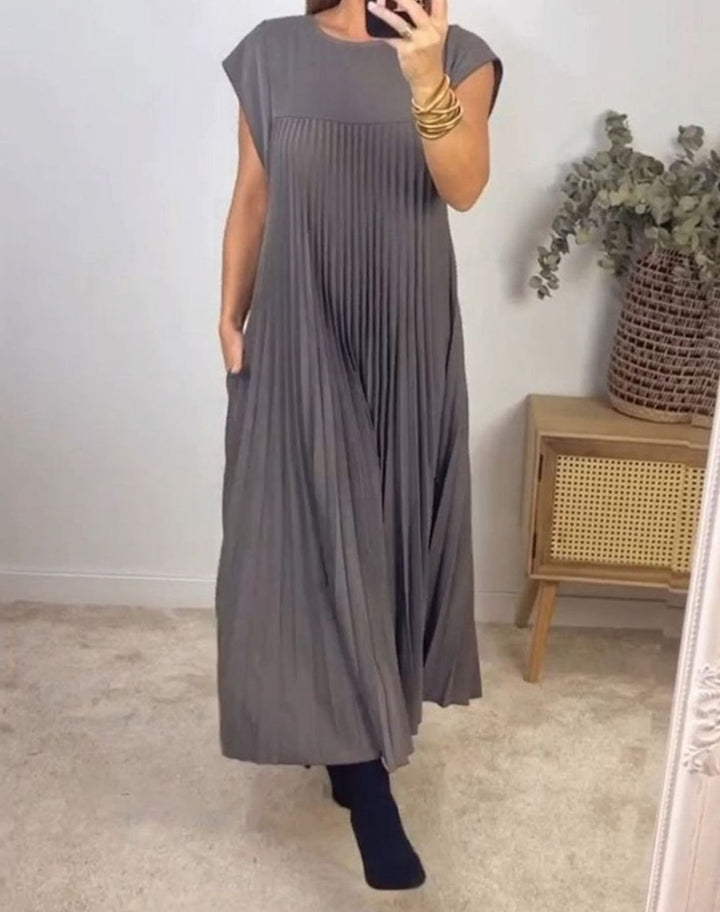 Women's Pleated Sleeveless Midi Dress with Pockets