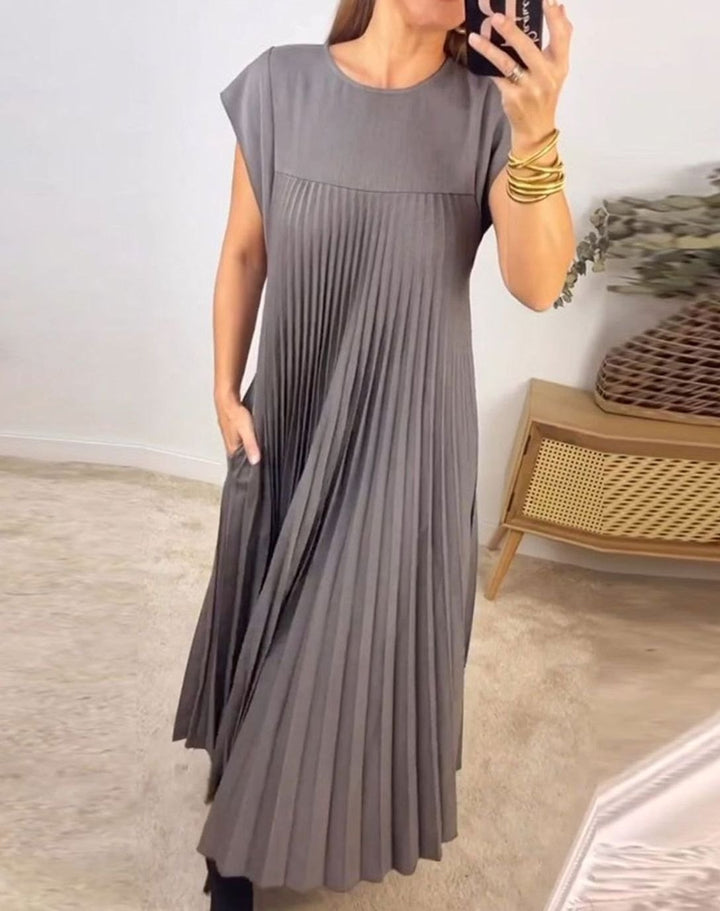 Women's Pleated Sleeveless Midi Dress with Pockets