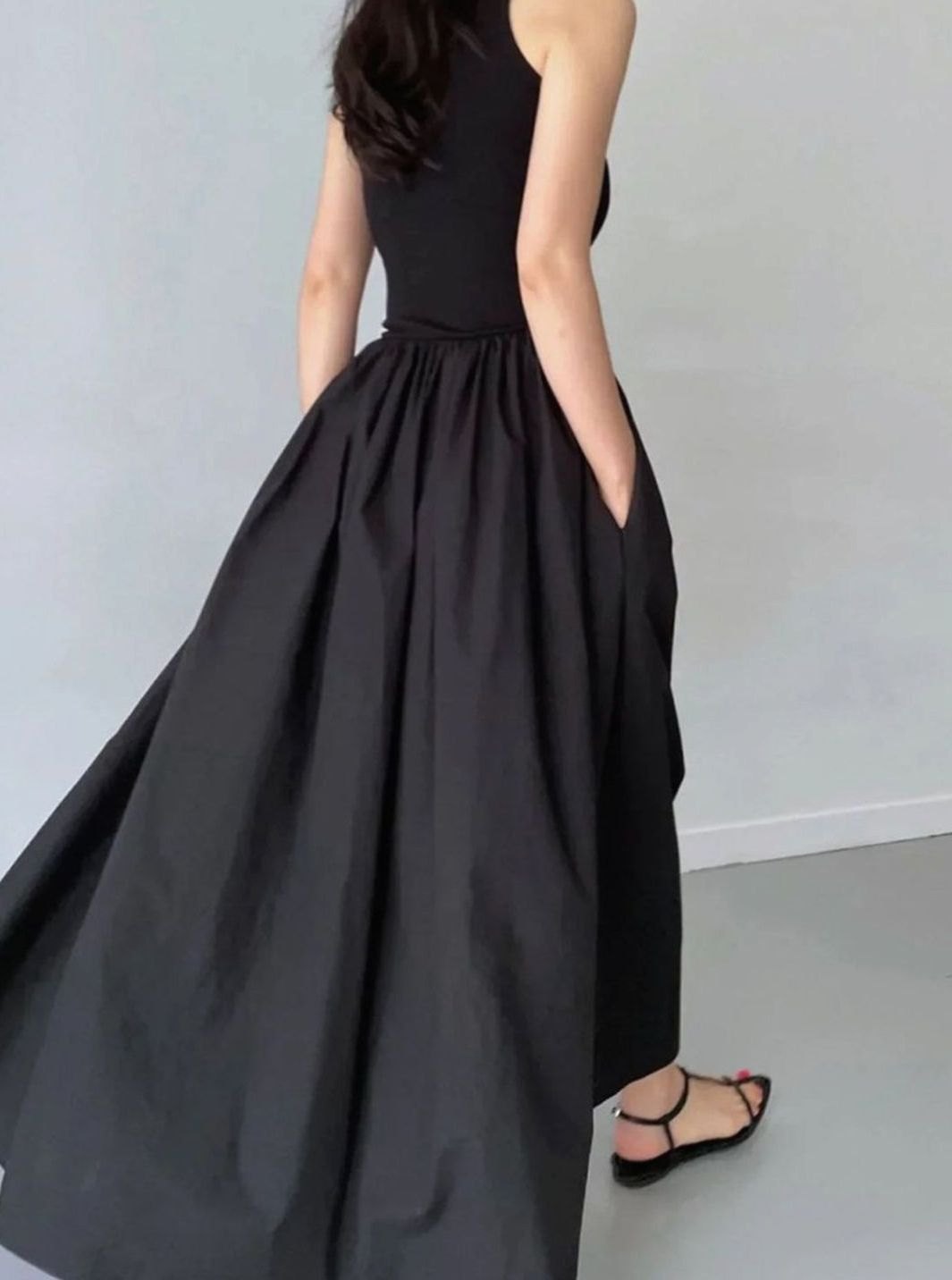 Women's Sleeveless Gathered Skirt Midi Knitted Dress