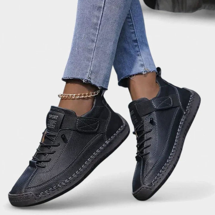 Women's Suede Lace-Up Comfort Flat Trainers - Black