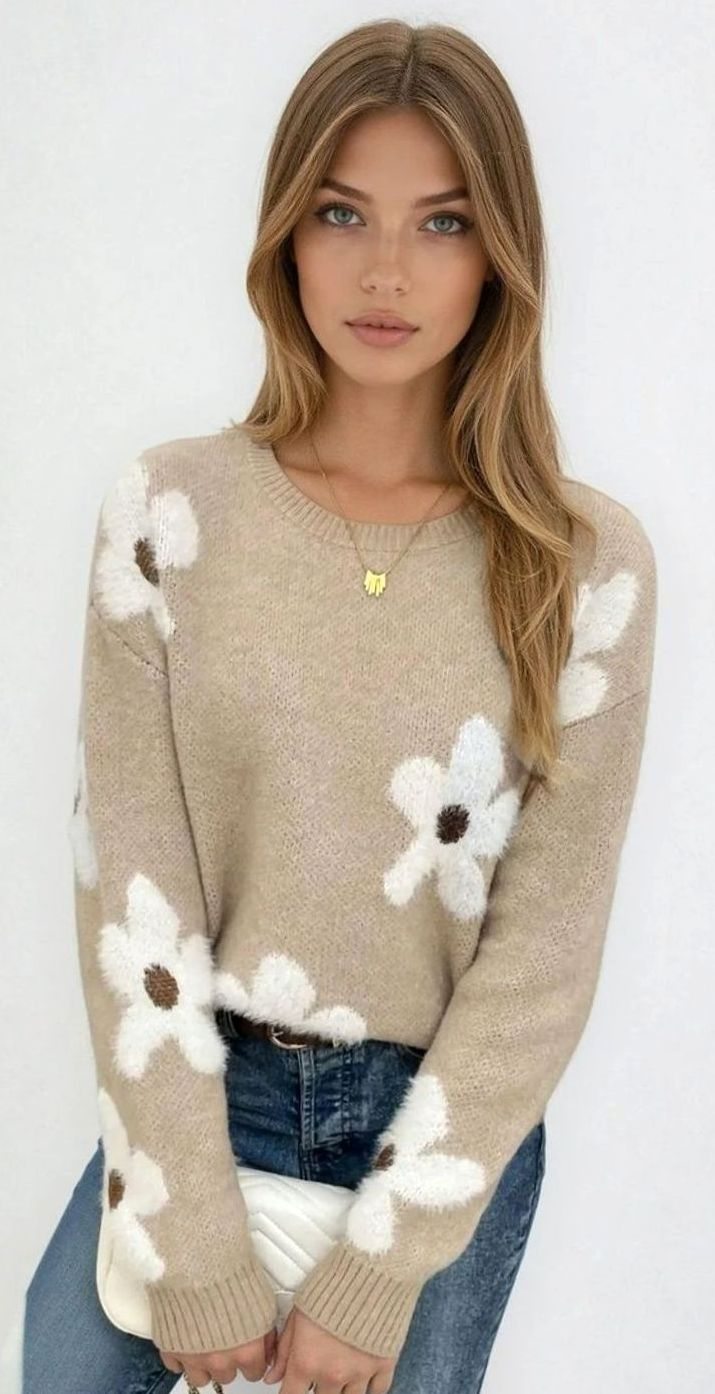 Women's Supersoft Floral Daisy Crew Neck Knitted Jumper