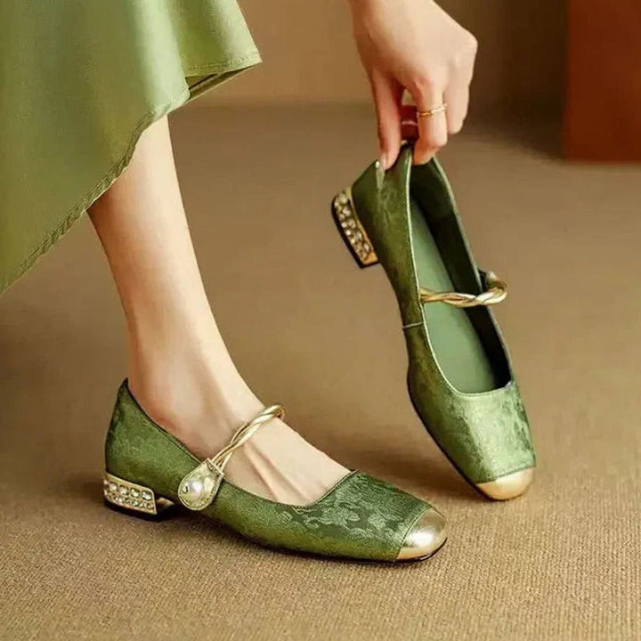 Women's Vintage Mary Jane Low Block Heel Pearl Strap Shoes