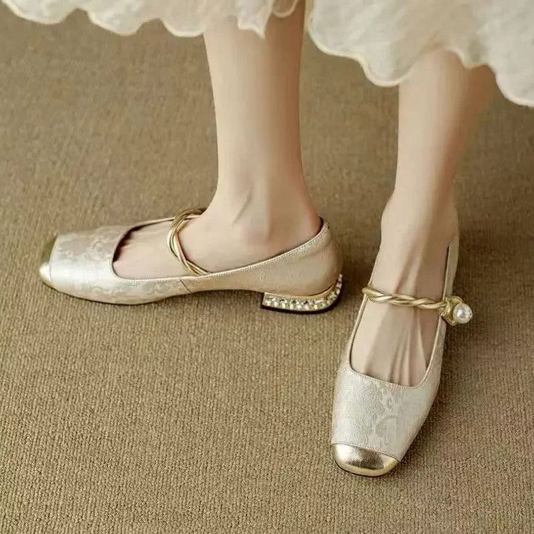 Women's Vintage Mary Jane Low Block Heel Pearl Strap Shoes