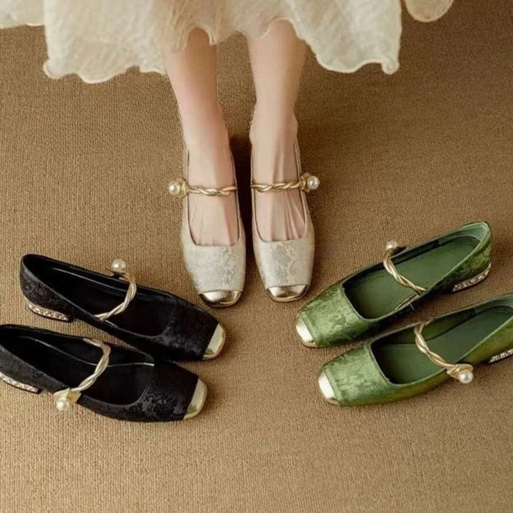 Women's Vintage Mary Jane Low Block Heel Pearl Strap Shoes