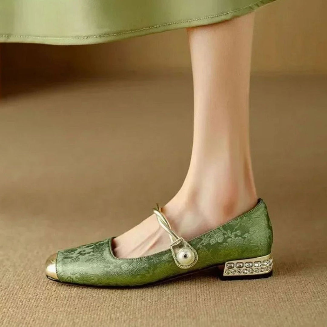 Women's Vintage Mary Jane Low Block Heel Pearl Strap Shoes
