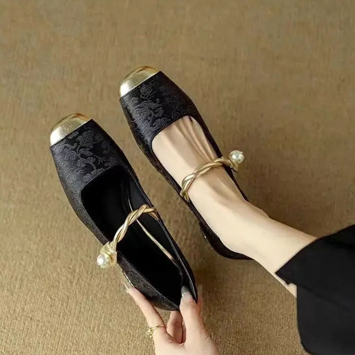 Women's Vintage Mary Jane Low Block Heel Pearl Strap Shoes - Black