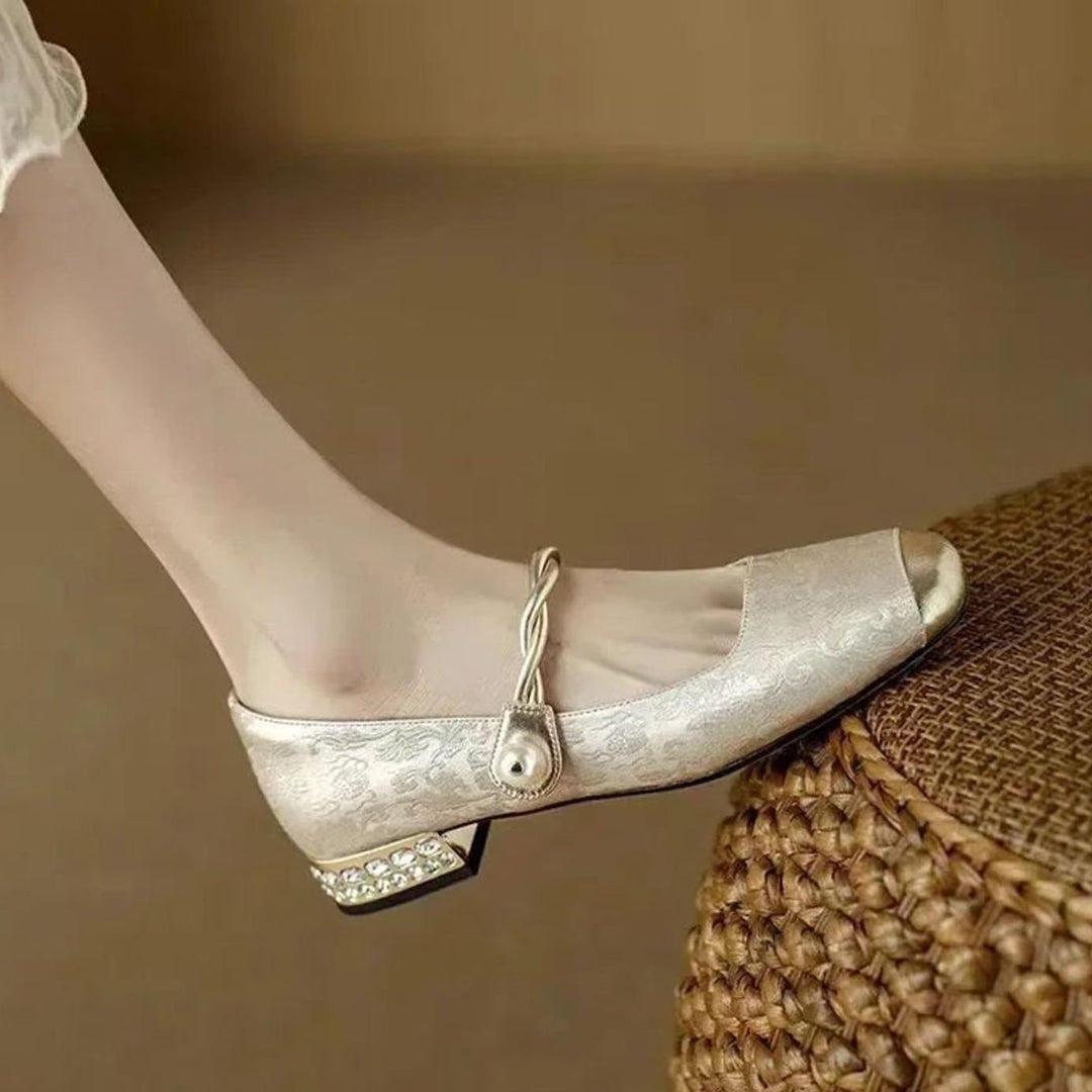 Women's Vintage Mary Jane Low Block Heel Pearl Strap Shoes